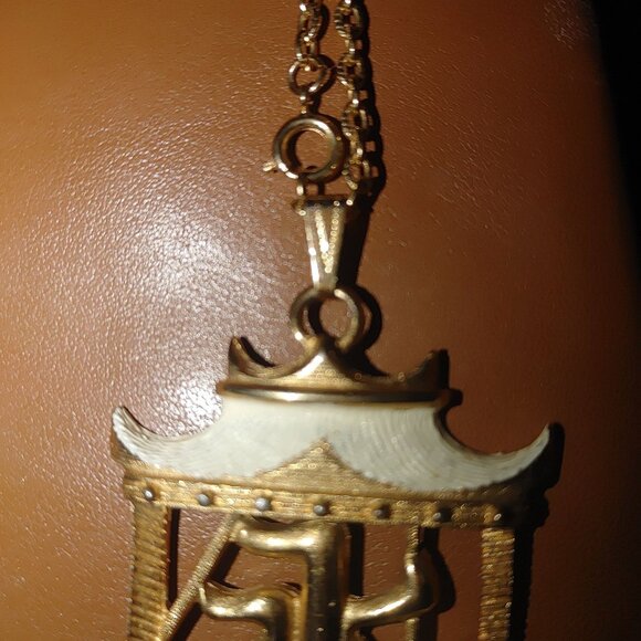 Gold Tone Eternity Pendant Chinese character for in White Enamel with Chain - Picture 4 of 10